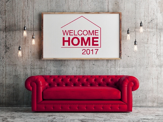 Branche Welcome Home Tour 17 Ein Rotes Sofa Auf Reisen
