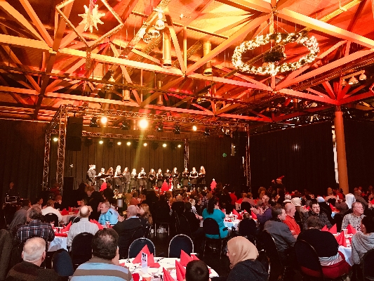 Members Karlowsky Spendet Kleidung Fur Die Magdeburger Tafel